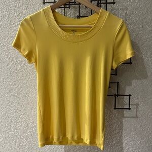Yellow Fitted Short Sleeve Tee with sequin collar